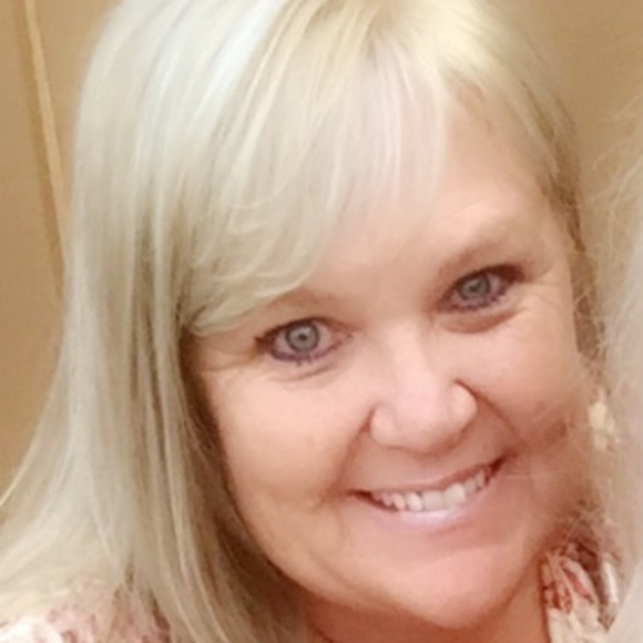 Meet your Posher, Pam - Picture 2 of 2